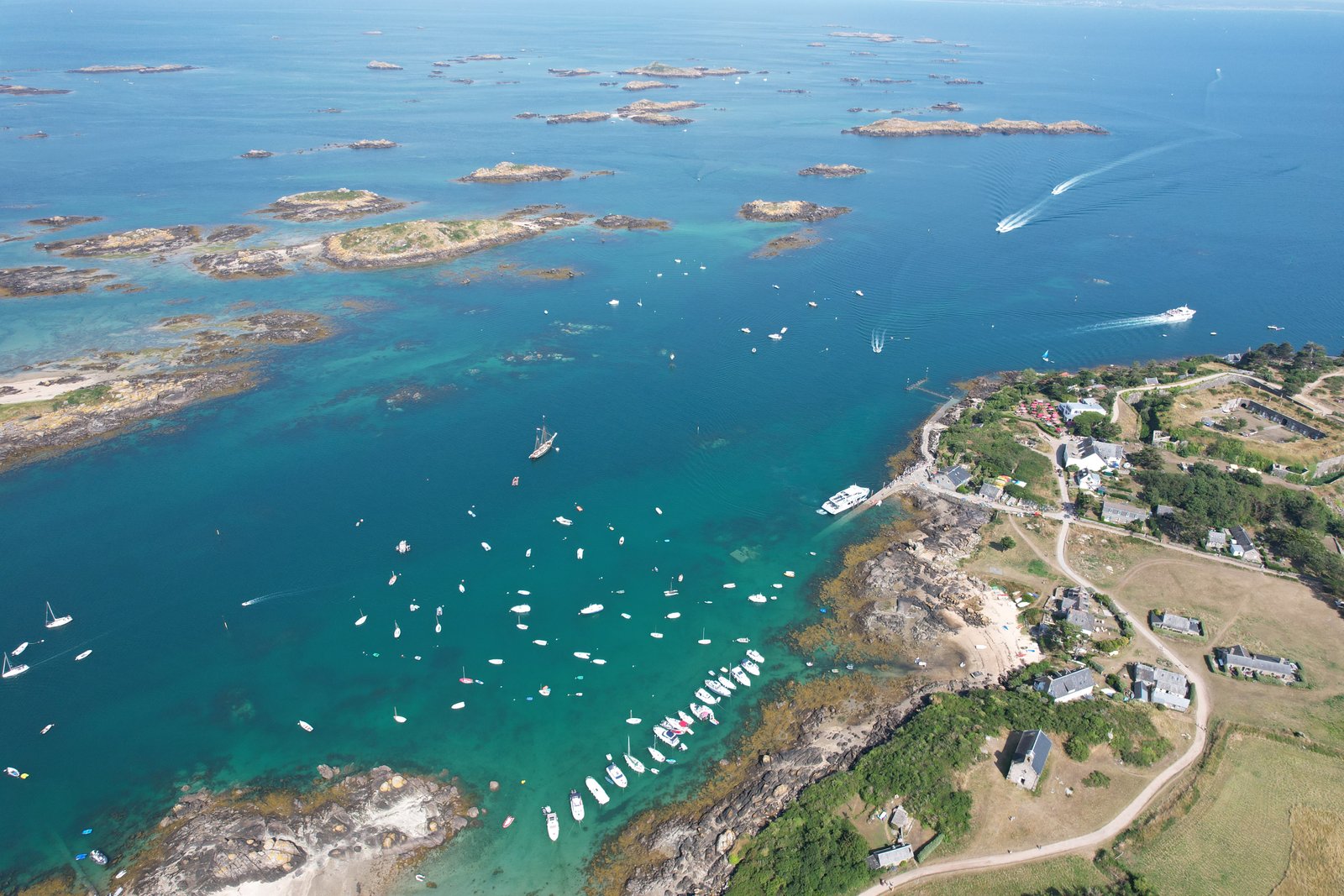 Bateau MW Nautique en navigation
